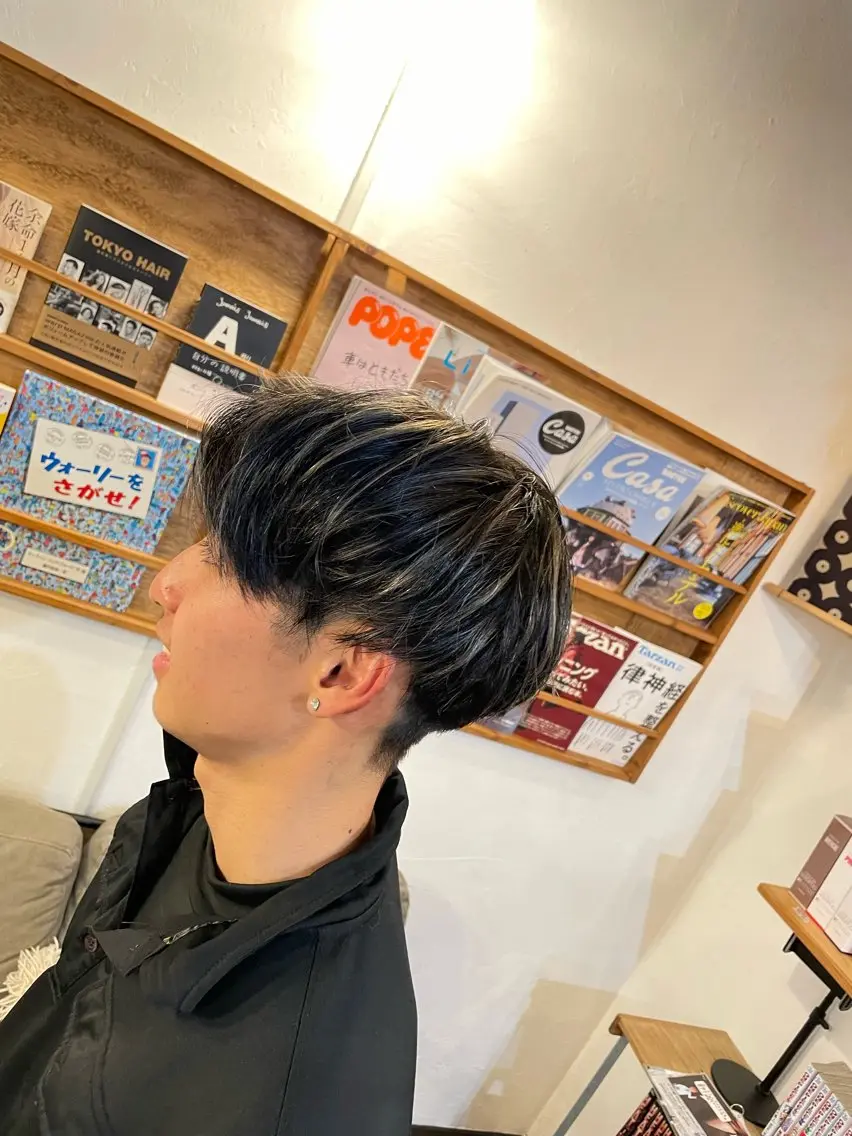 カラー メンズ メンズハイライト ハイライトカラー Nana 🫧のヘアスタイル