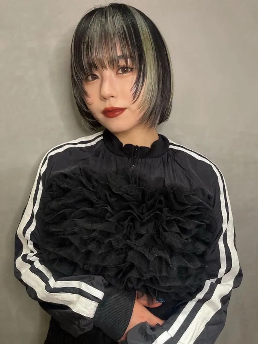ショート カラー ヘアアレンジ レイヤー MINX伊藤なず菜のヘアスタイル