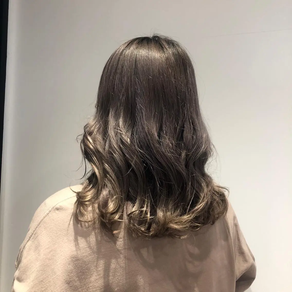 ミディアム カラー ヘアアレンジ 透明感カラー/レイヤ ーカット/Maoのヘアスタイル