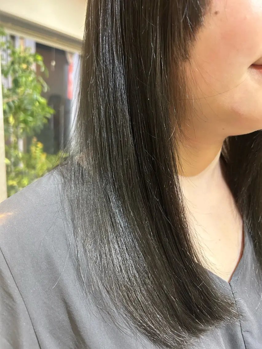 ミディアム カラー オリーブグレー か れんのヘアスタイル