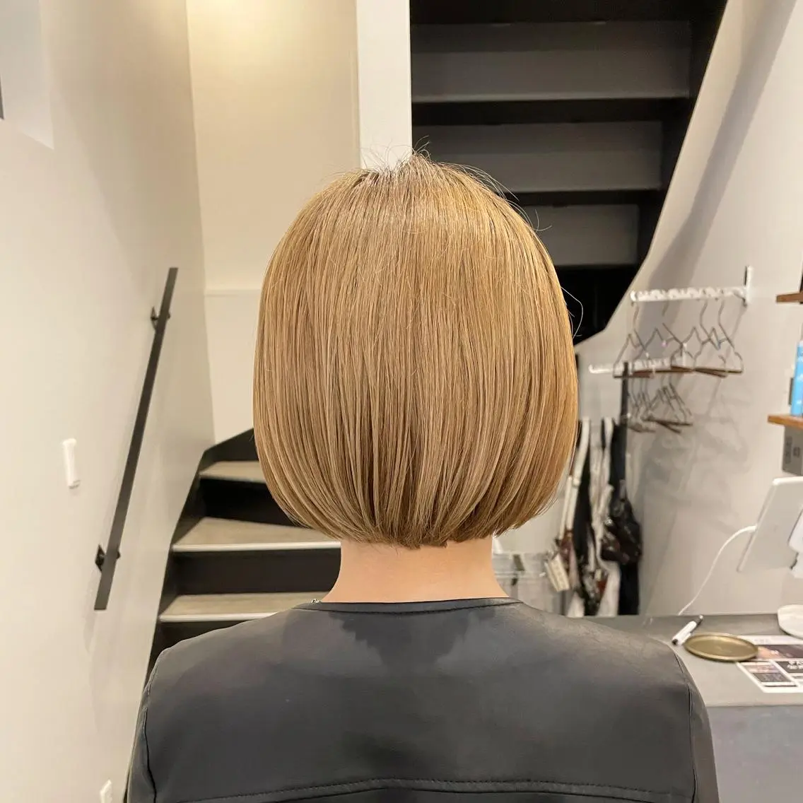 ショート カラー ハイトーンカラー ボブ やまさきえりこ ニュアンスパーマのヘアスタイル