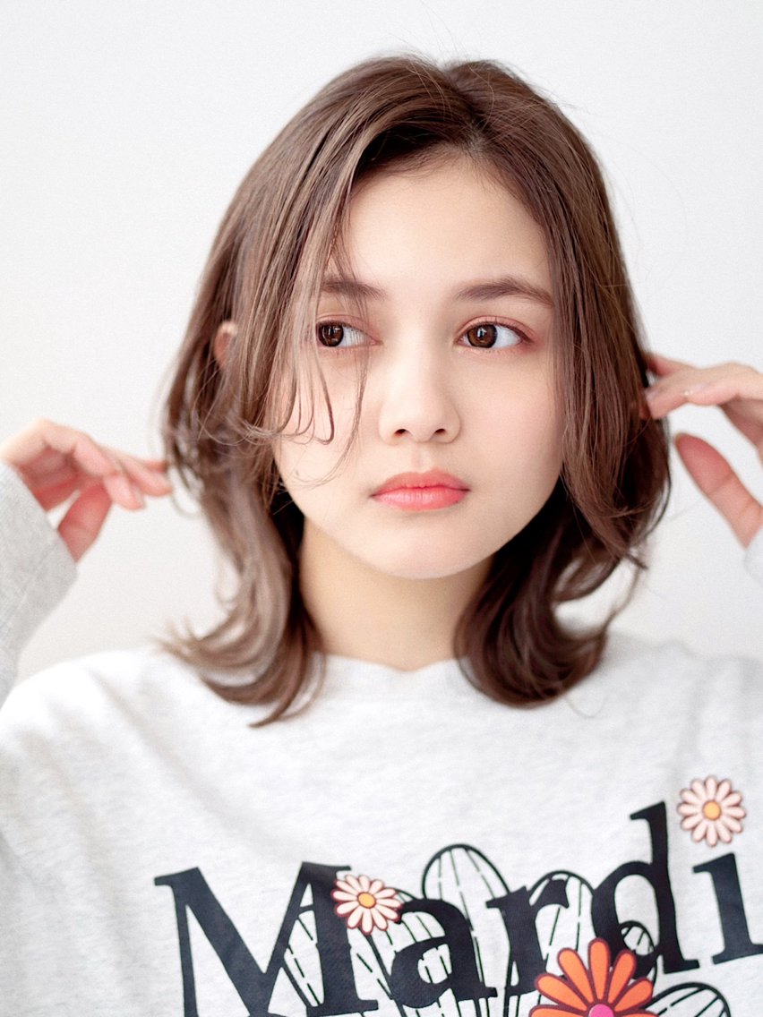 ミディアム カット ヘアカラー トリートメント 透明感カラー💫 Liora ☆yuiのヘアスタイル