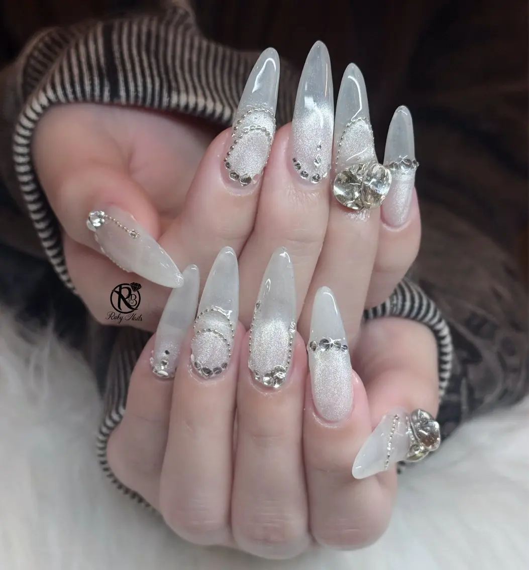 ネイル ボルドー ブラウン チークネイル ドット フットネイル ハンドネイル RUBY Nail 日暮里店のネイルデザイン