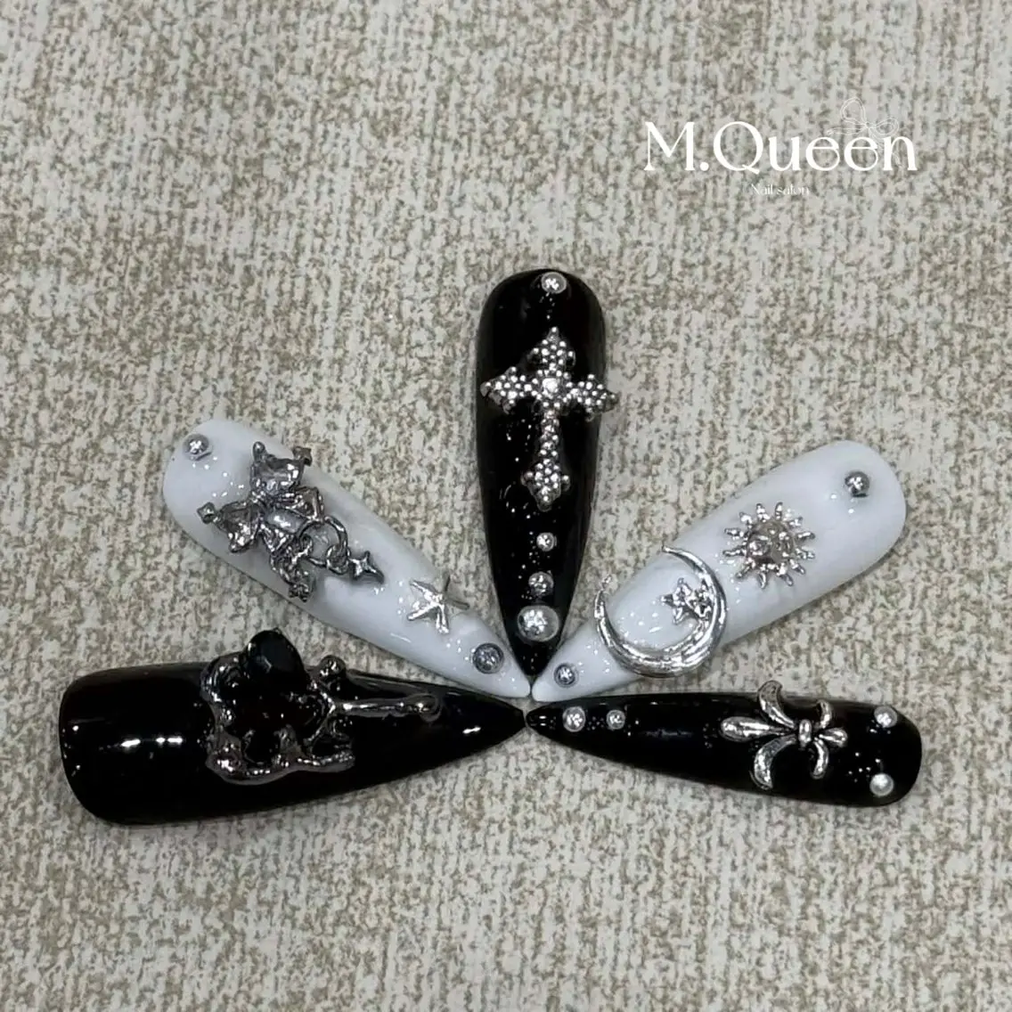 ネイル MQueen ネイルサロンのネイルデザイン