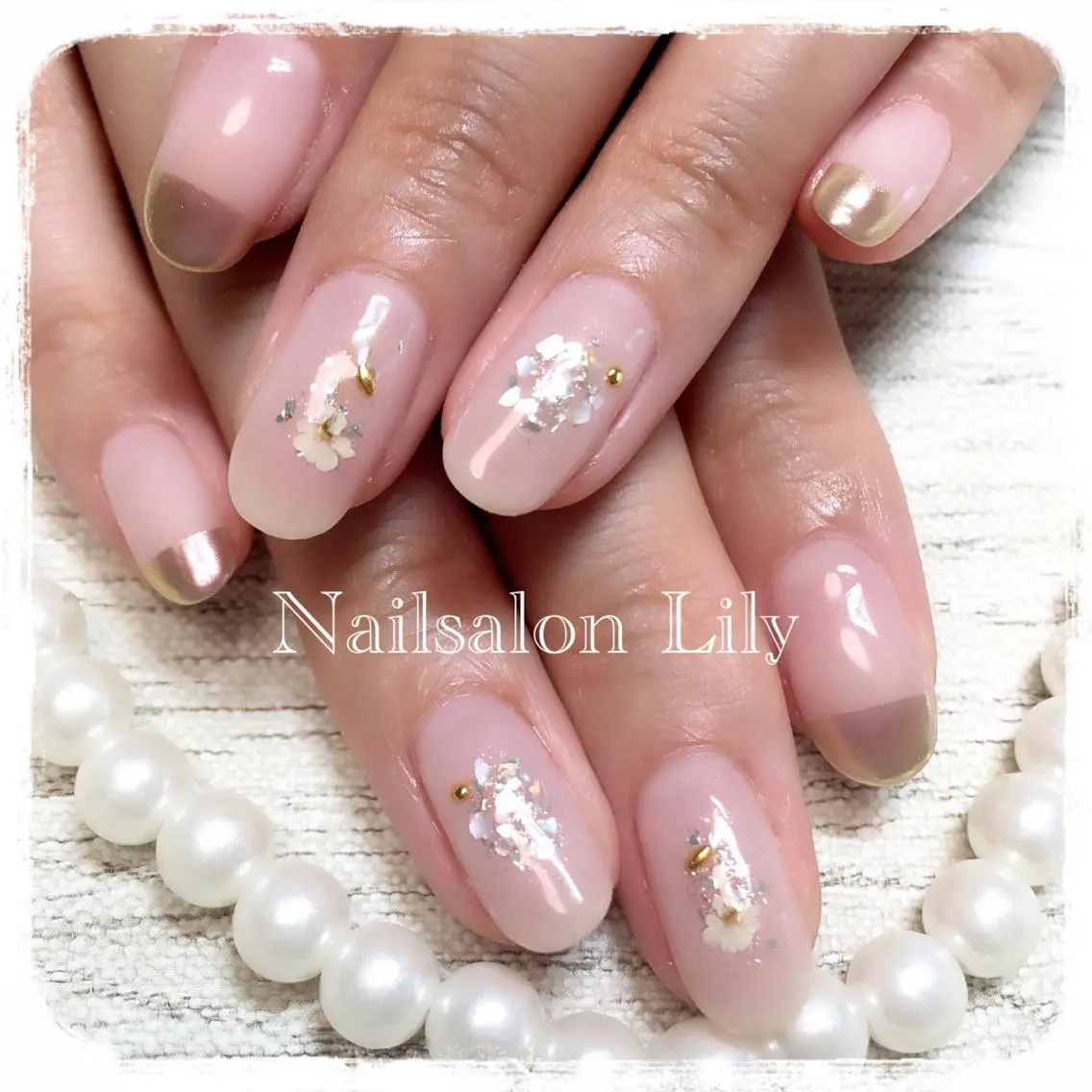 ネイル ミラーネイル Lily*nail 🌻Mii🌻のネイルデザイン