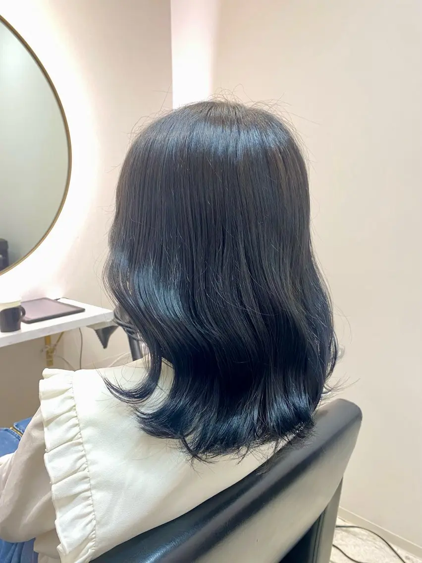 ミディアム カラー 黒髪 韓国🇰🇷艶髪 ケアカラーSHURIのヘアスタイル