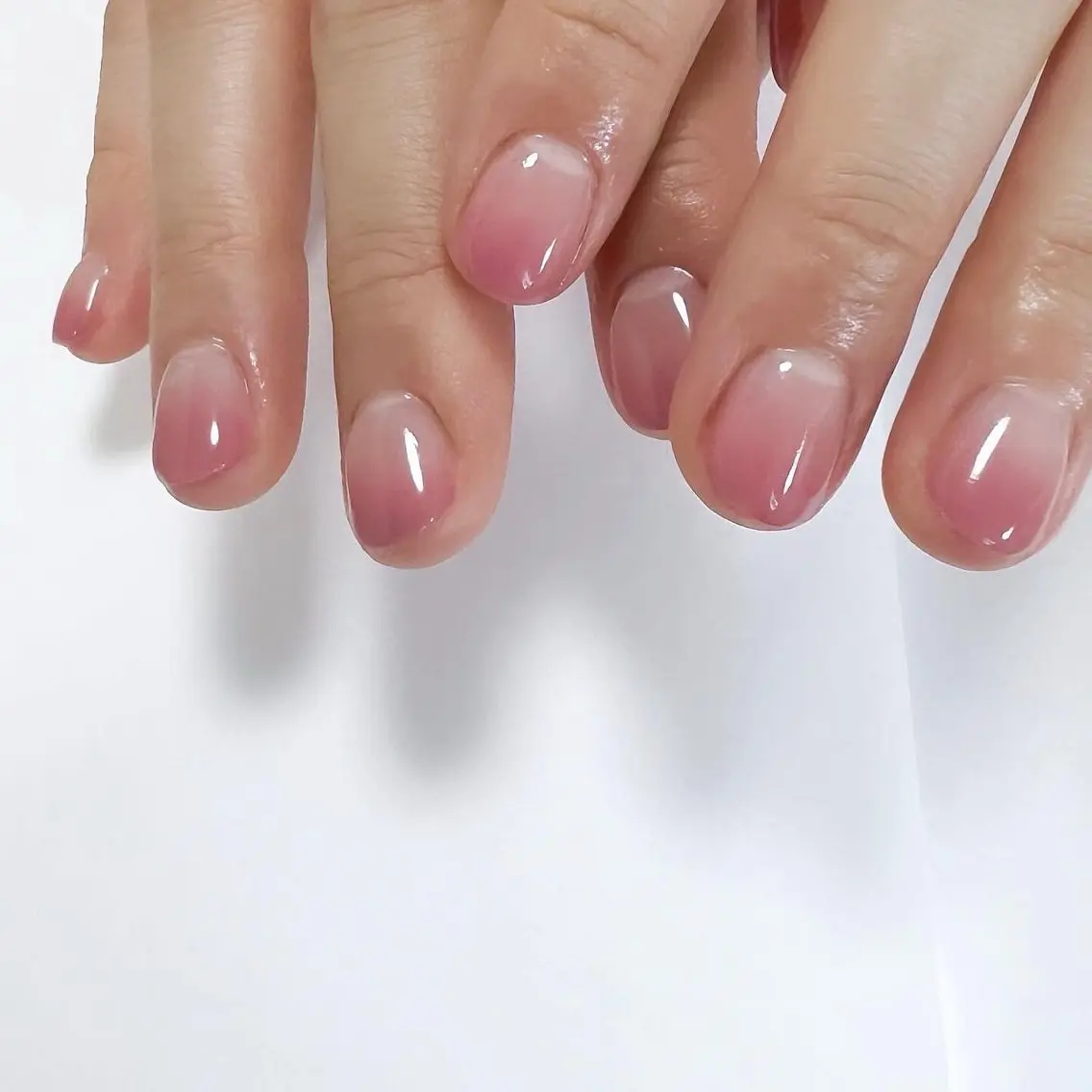 ネイル グラデーション ピンク シンプルネイル 春ネイル pointillé .ayaのネイルデザイン