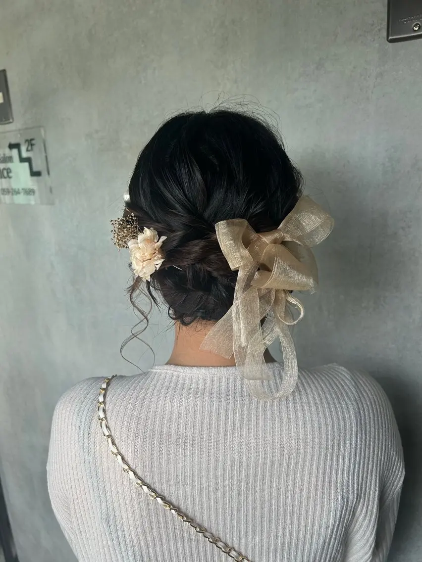 【飾りない方必見！】ヘアアレンジ【金箔/リボン/ドライフラワー】の写真