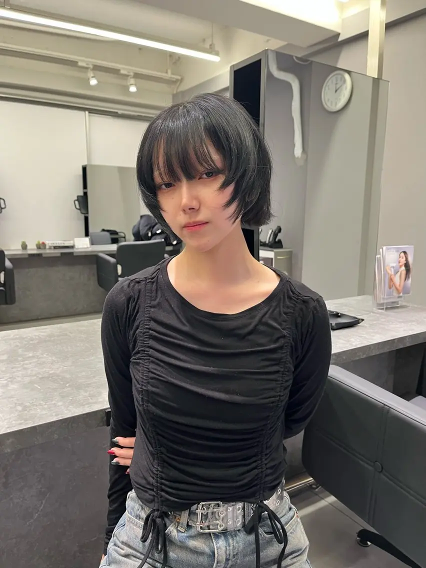 ショート ハイトーンカラー ムラカミカイセイのヘアスタイル