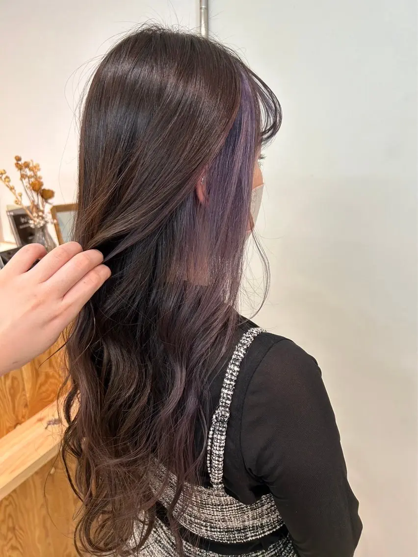 カラー アッシュ アッシュブラウン ブリーチ ブラウンカラー インナーカラー 室谷 ゆりあのヘアスタイル