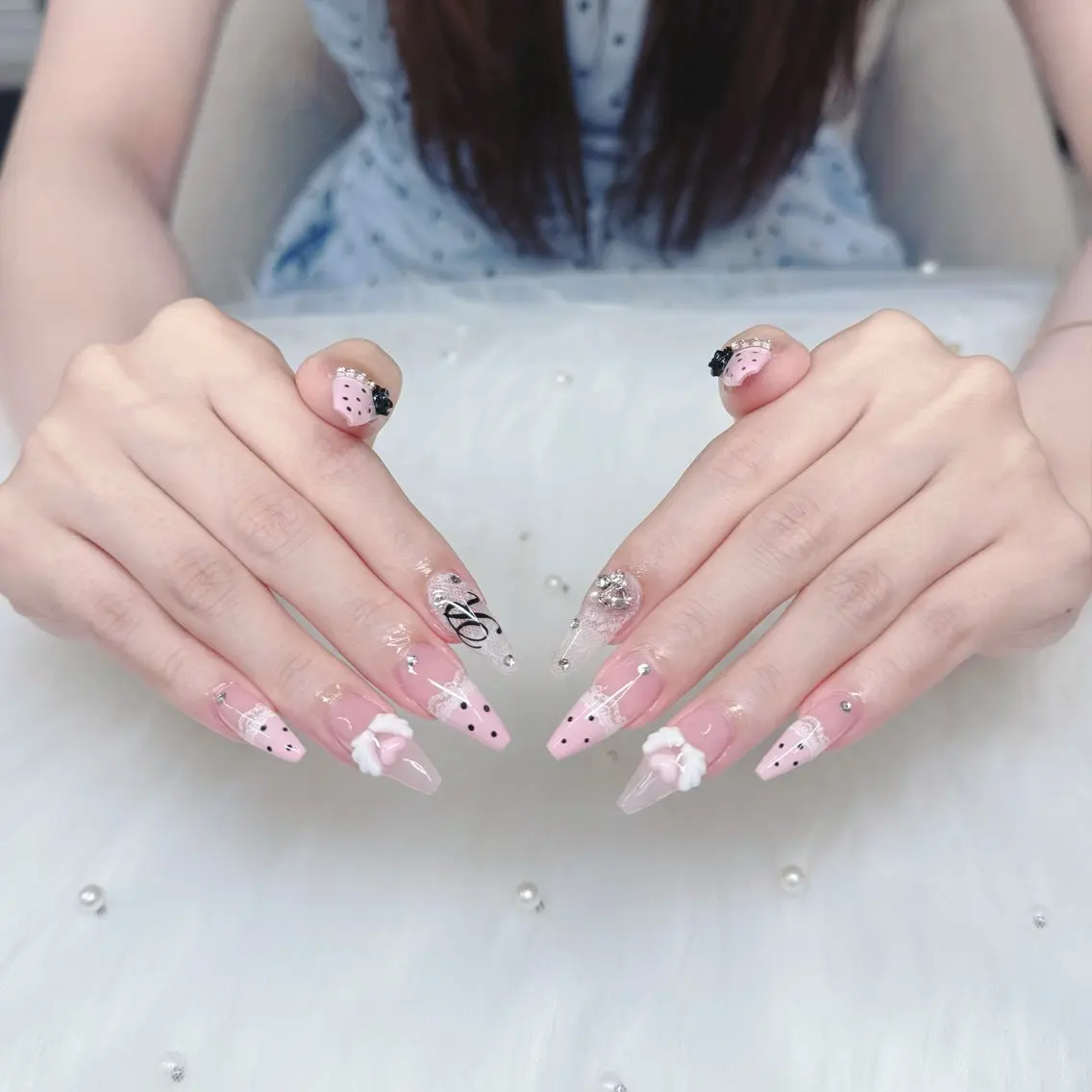 ネイル ジェルネイル ガーリー 韓国ネイル 持ち込み ワンホンネイル ハンドネイル GOHOUBI Nail 心斎橋店のネイルデザイン