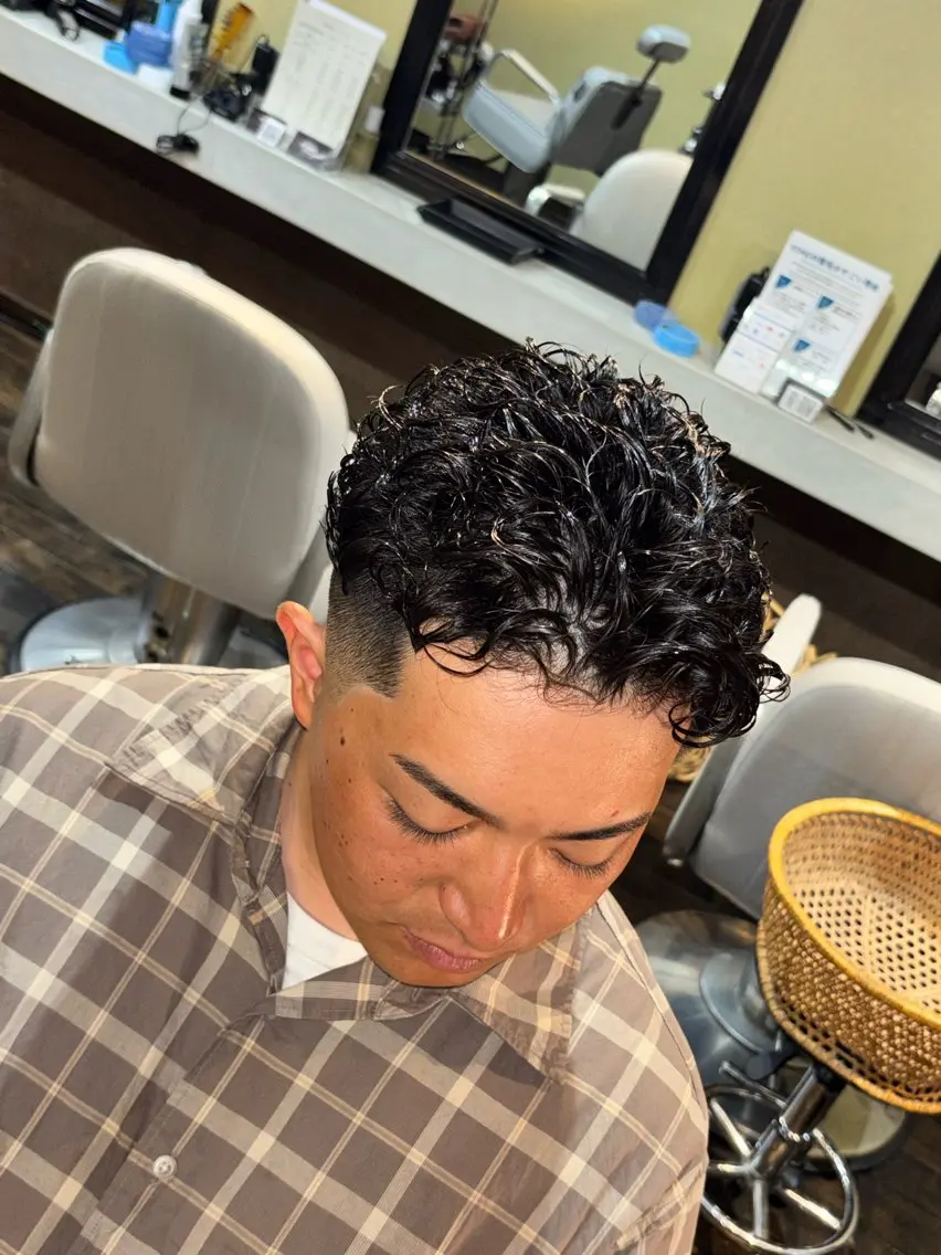 ショート パーマ メンズ オールバック メンズパーマ カット 中西 弘樹のヘアスタイル