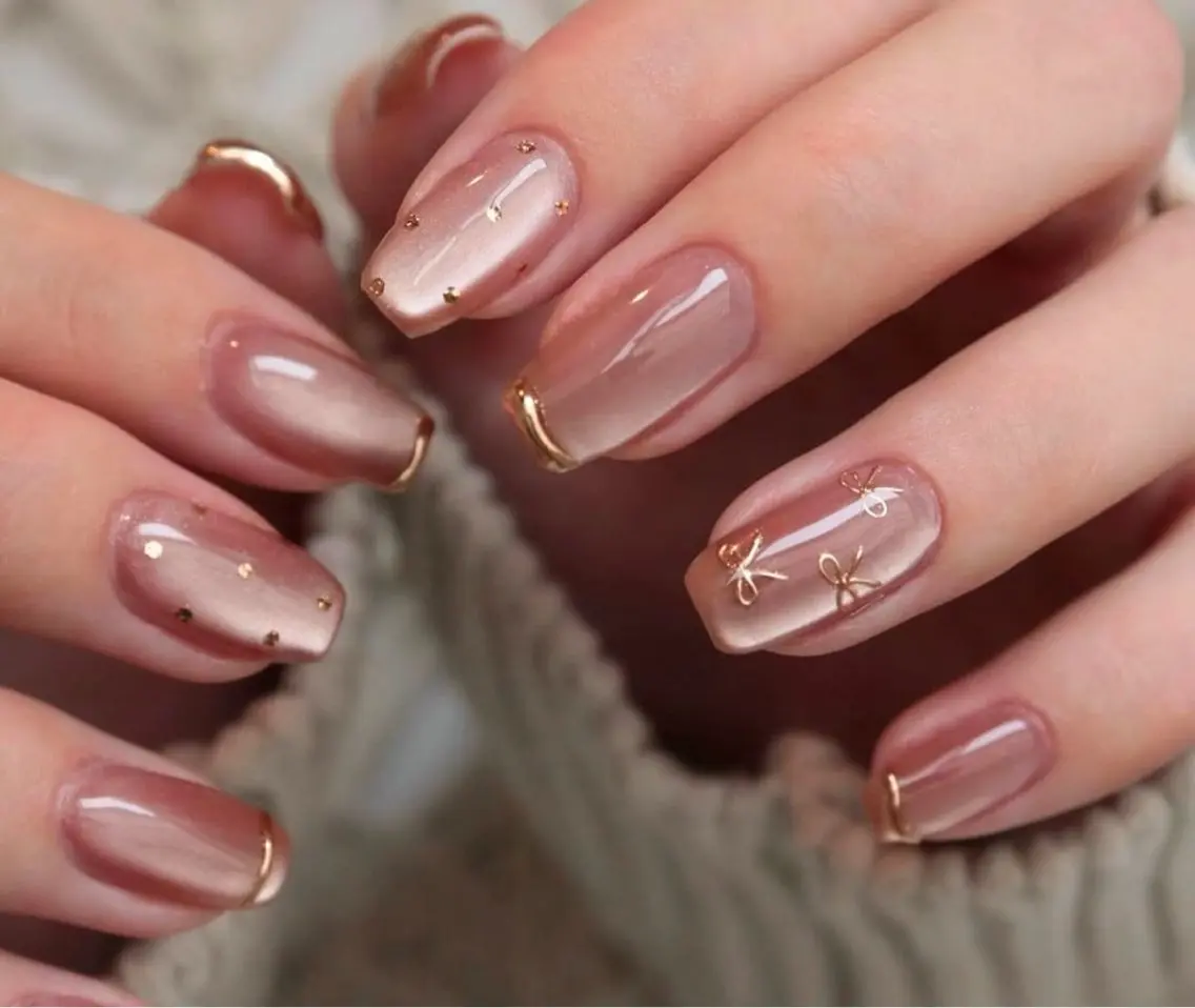 ネイル フレンチネイル グラデーション キラキラネイル 韓国ネイル マグネットネイル ハンドネイル 🎀🎀YooLi Nail Salonのネイルデザイン