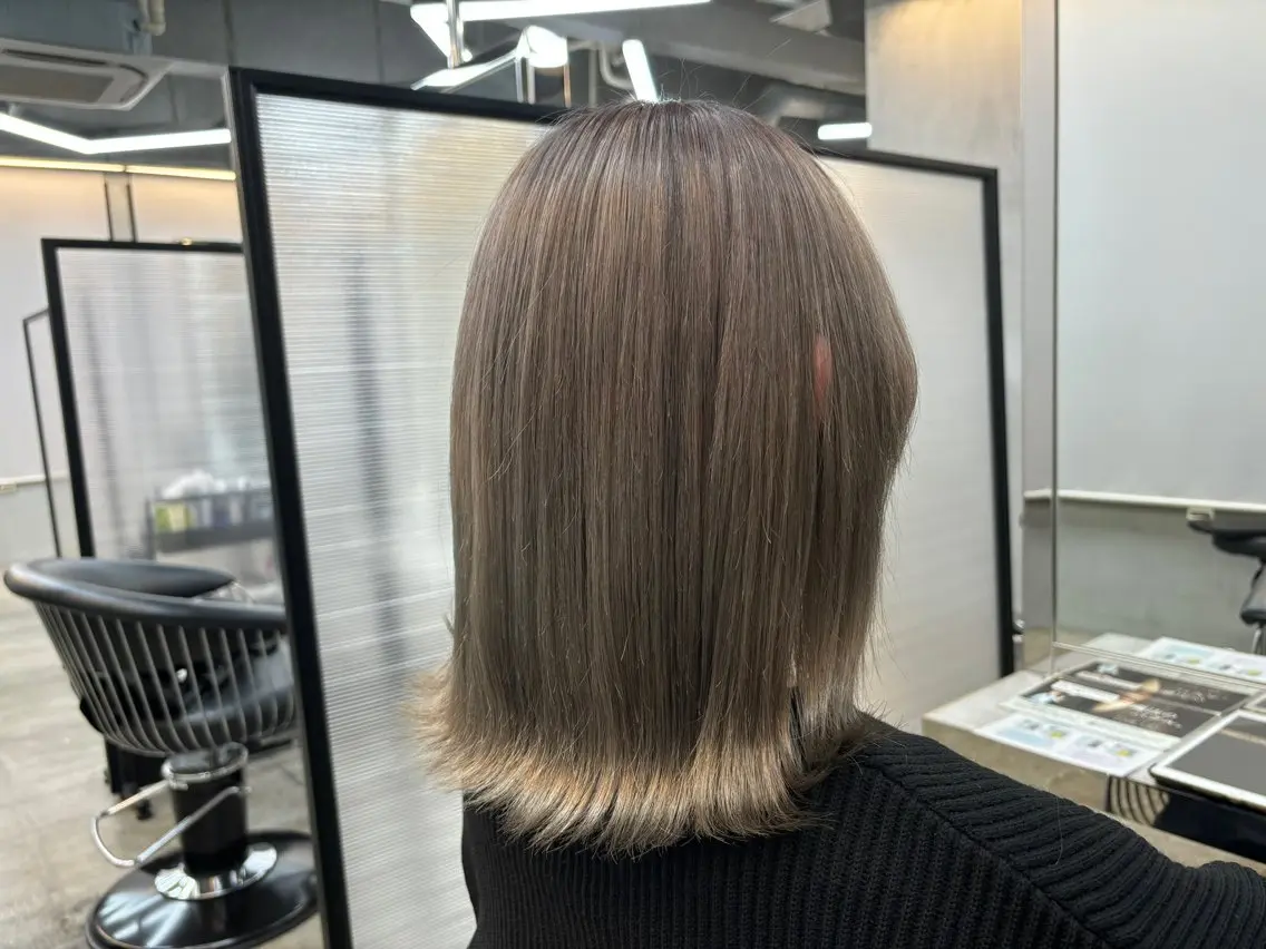 カラー グレージュ 🌷艶感カラー🌷 富施 優花のヘアスタイル