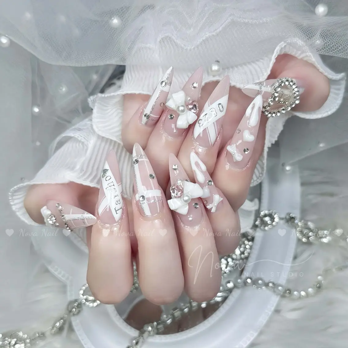 ネイル アートネイル キラキラネイル 韓国ネイル ロングネイル 持ち込み ハンドネイル ハンドケア Nova Nail _Shinsaiのネイルデザイン