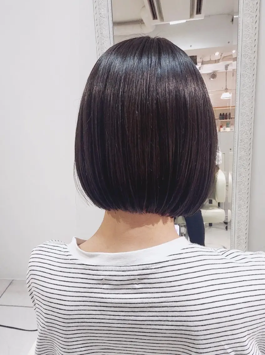 ショート カラー 透明感カラー ダークグレー ボブ 樋口 千尋のヘアスタイル