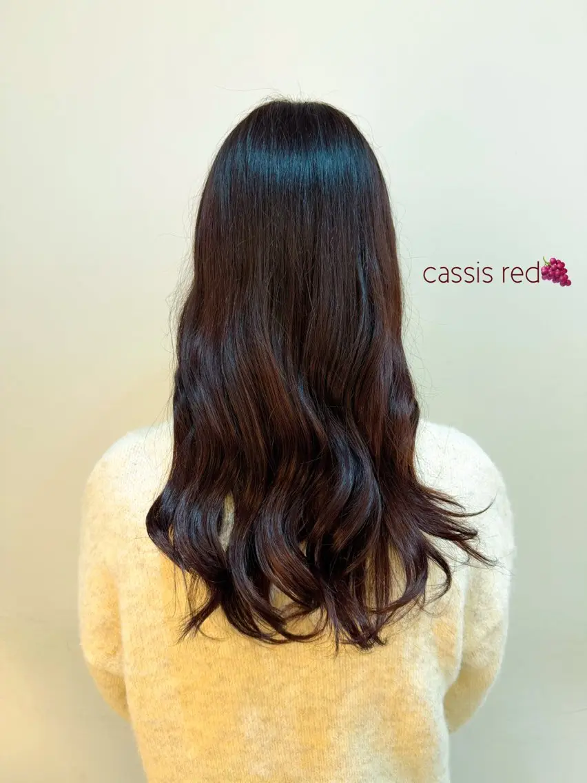 カラー she. momonoのヘアスタイル