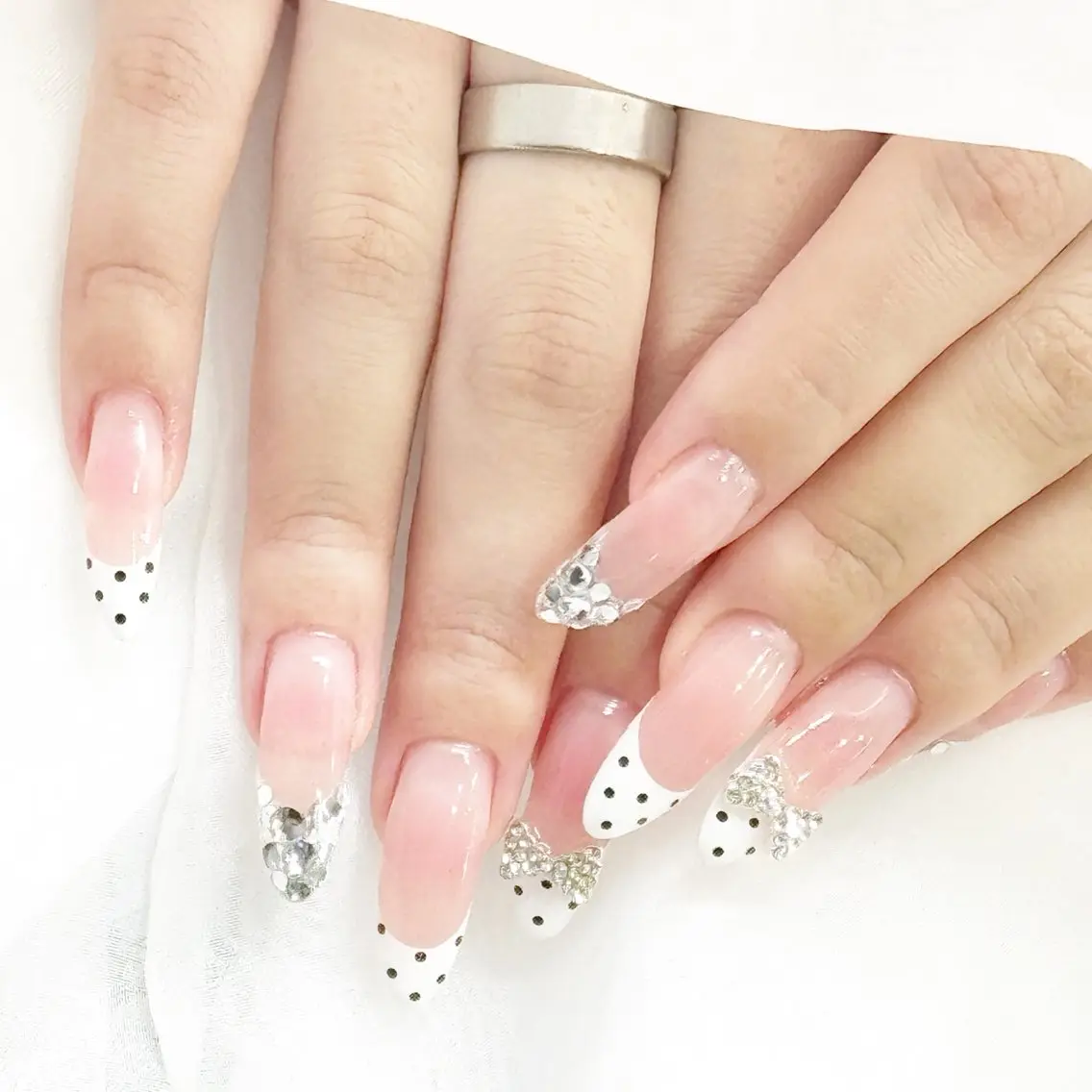 ロング ハンドネイル K. NANAのネイルデザイン