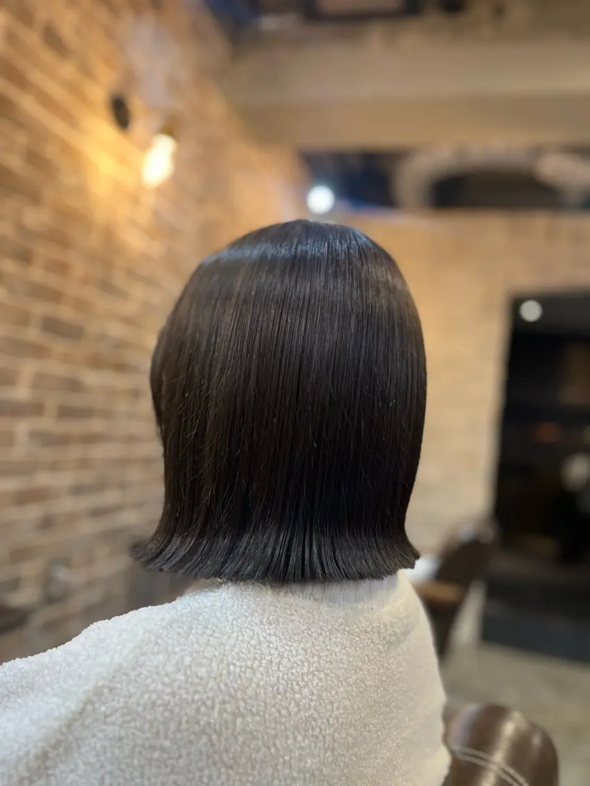 ショート カラー アッシュ ボブ カット 縮毛矯正 トリートメント レイヤーカット/暖色 系/徳田真緒のヘアスタイル