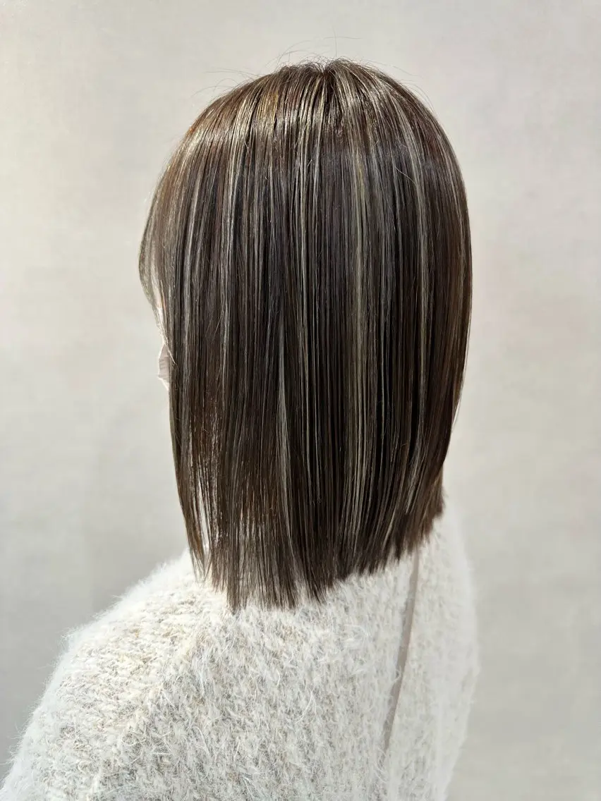 ミディアム カラー ハイライトカラー ハイライト カット ヘアカラー トリートメント ヘアセット アース 新越谷店💇‍♀️のヘアスタイル