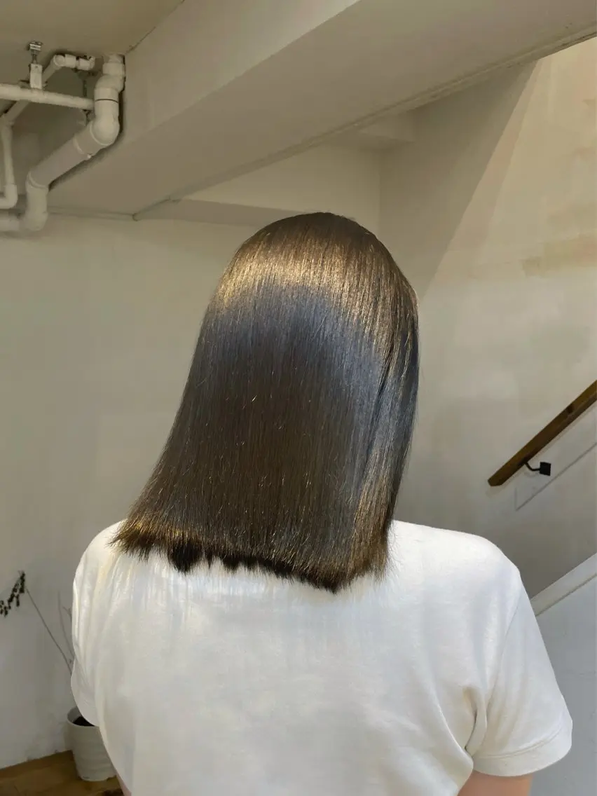 ミディアム ヘアカラー トリートメント ayane / ロングレイヤーカットのヘアスタイル