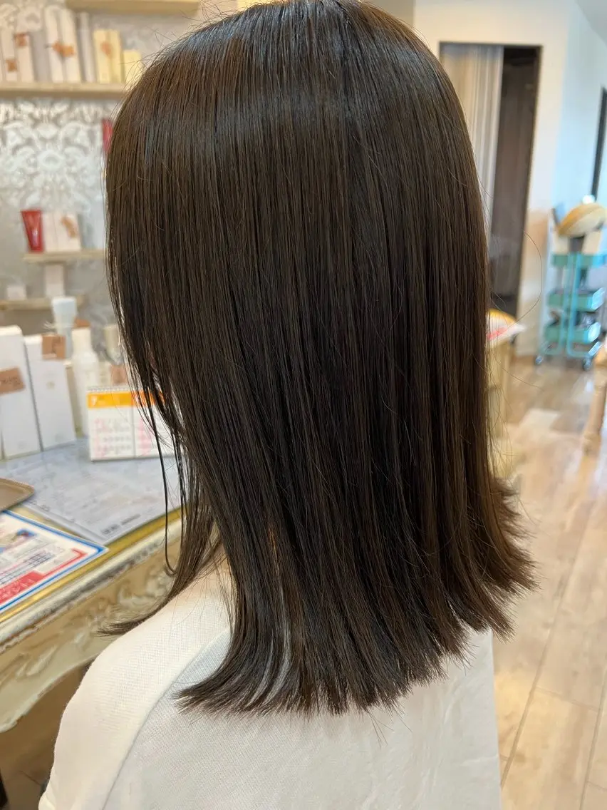 ミディアム カラー アッシュ アッシュブラウン ブラウンカラー a keikaのヘアスタイル