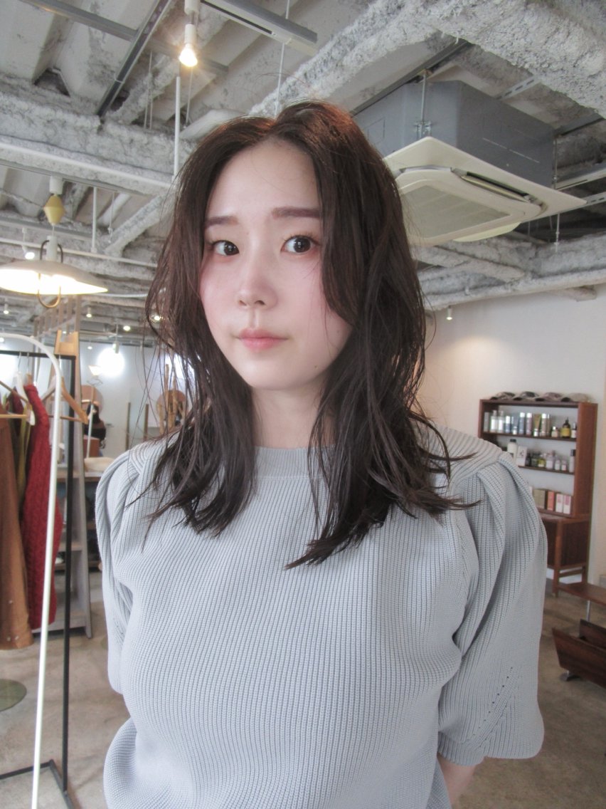 セミロング カラー ブラウンカラー レイヤーカット カット ヘアカラー yu maのヘアスタイル
