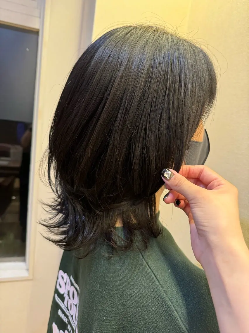 ミディアム 小倉 沙織のヘアスタイル