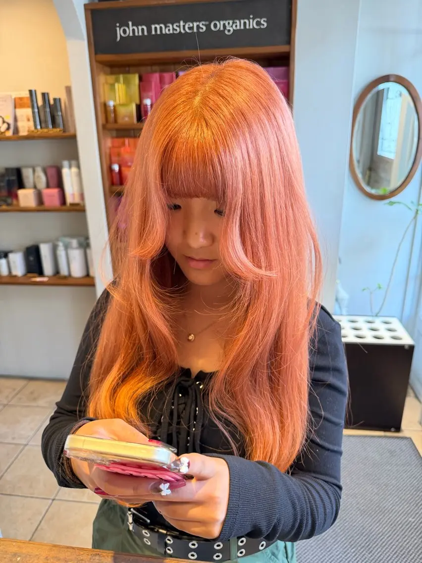ロング カラー ブリーチ 岩切 美海のヘアスタイル
