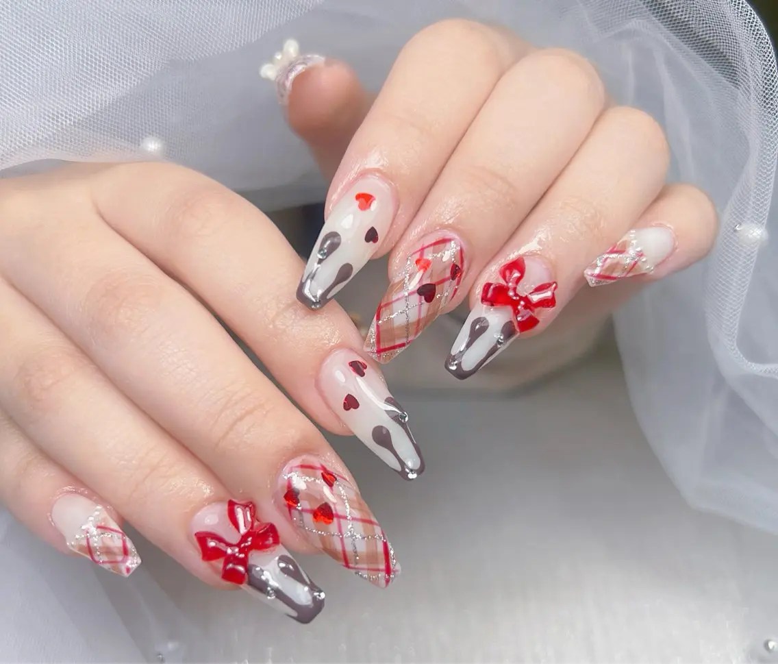 ネイル アートネイル オーロラネイル チークネイル 長さ出し フットネイル Miya _nailのネイルデザイン