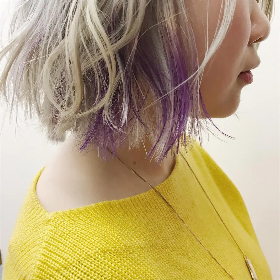 ショート カラー ブリーチ イヤリングカラー パープルカラー toiro横浜 YUJIのヘアスタイル