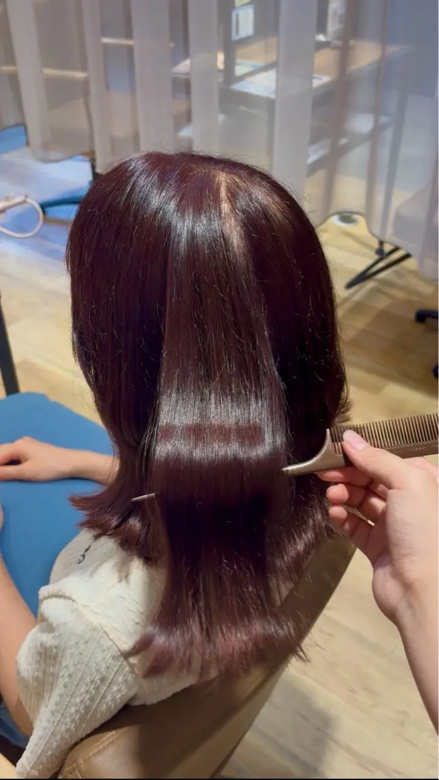 ミディアム カラー ブラウンカラー カシス ピンクカラー ピンクブラウン レッドカラー ヘアカラー 宮田 愛弓のヘアスタイル
