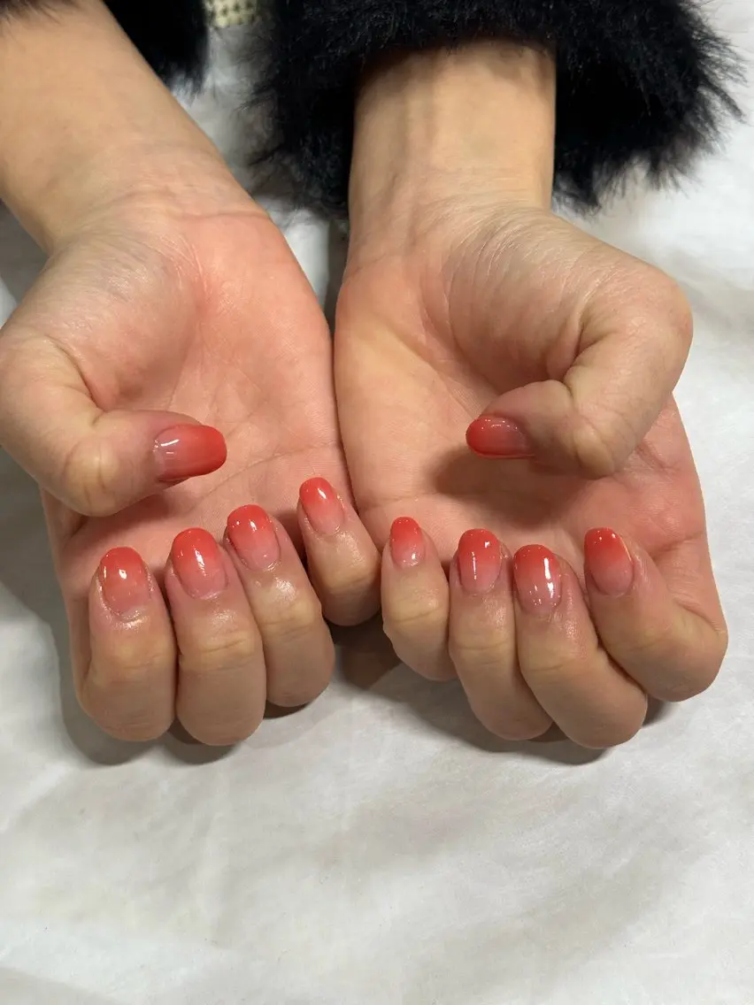 ネイル グラデーション MONICA KARENのネイルデザイン
