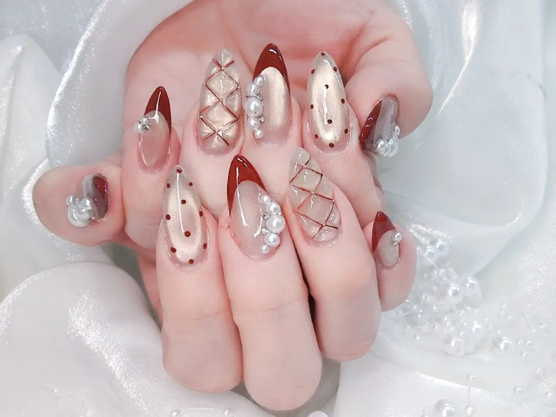 ネイル チークネイル 成人式 長さ出し フラッシュネイル フレンチネイル Chouette Nailのネイルデザイン