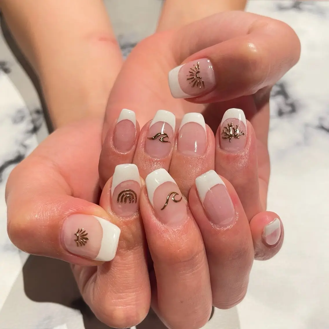 ネイル ハンドネイル Emo'snail エモズネイルのネイルデザイン
