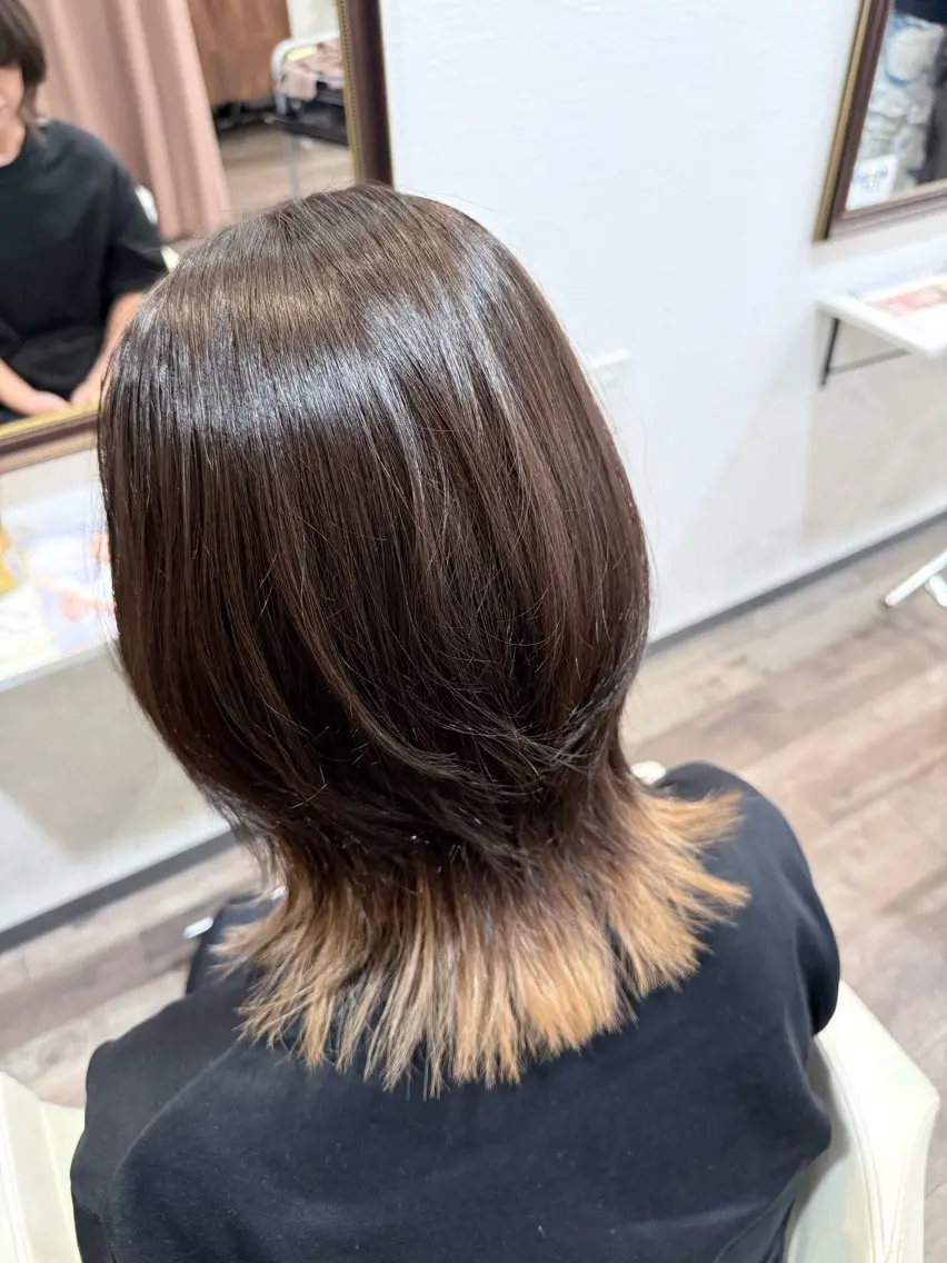 ミディアム レイヤーカット ウルフカット ヘアカラー 櫟本 来夢のヘアスタイル