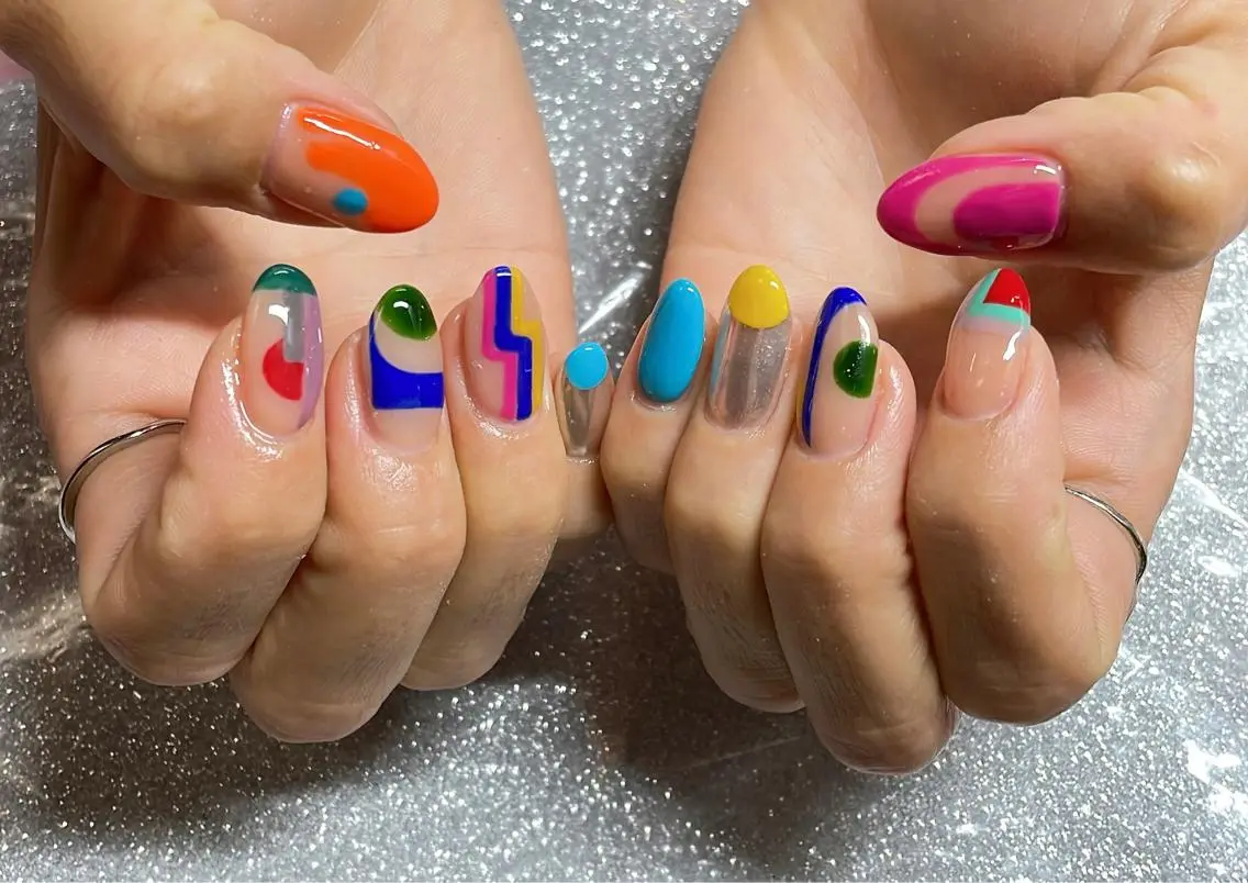 ネイル ハンドネイル VIERU 🌈🎀💖のネイルデザイン