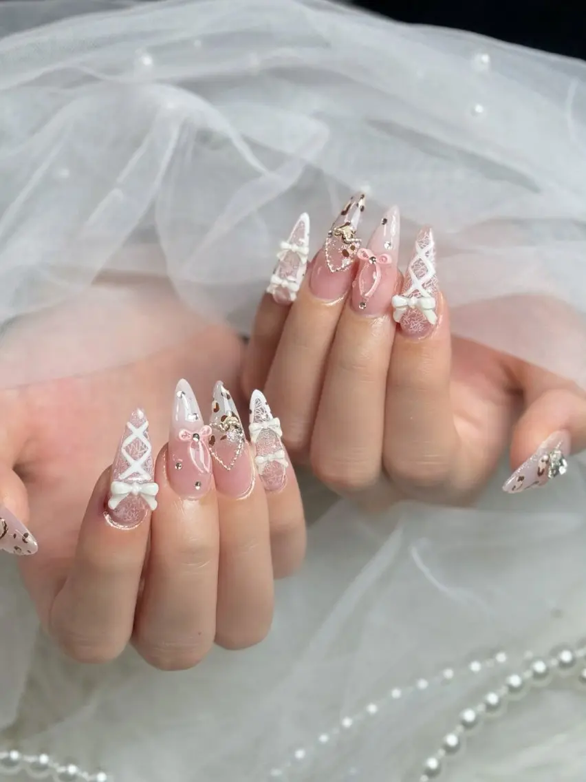 ネイル オーロラネイル ボルドー ブラウン 氷ネイル・うるうるネイル キラキラネイル ハンドネイル Julli NailStudioのネイルデザイン