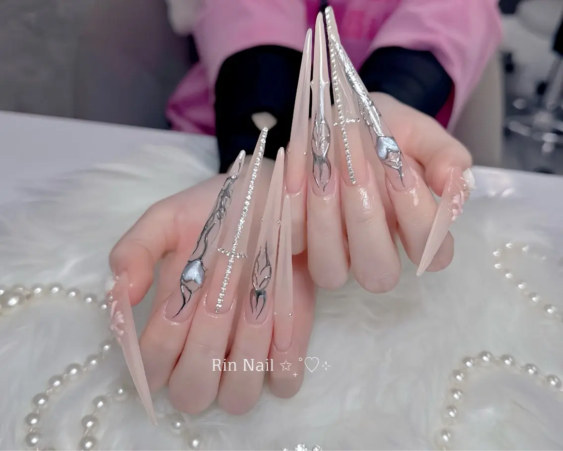 ネイル オーロラネイル チークネイル 桜ネイル クリアネイル ドット ハンドネイル Rin Nail 新大久保店のネイルデザイン