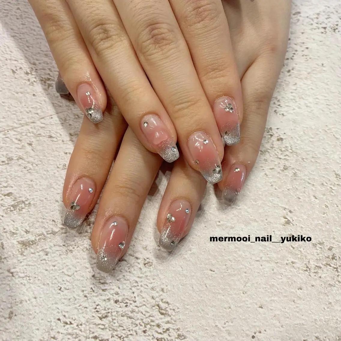 ネイル チークネイル グラデーション キラキラネイル 韓国ネイル マグネットネイル mermooi nailのネイルデザイン