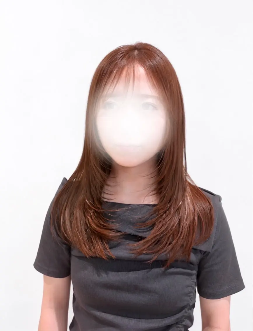 セミロング レイヤーカット 小顔カット 内倉 侑空のヘアスタイル