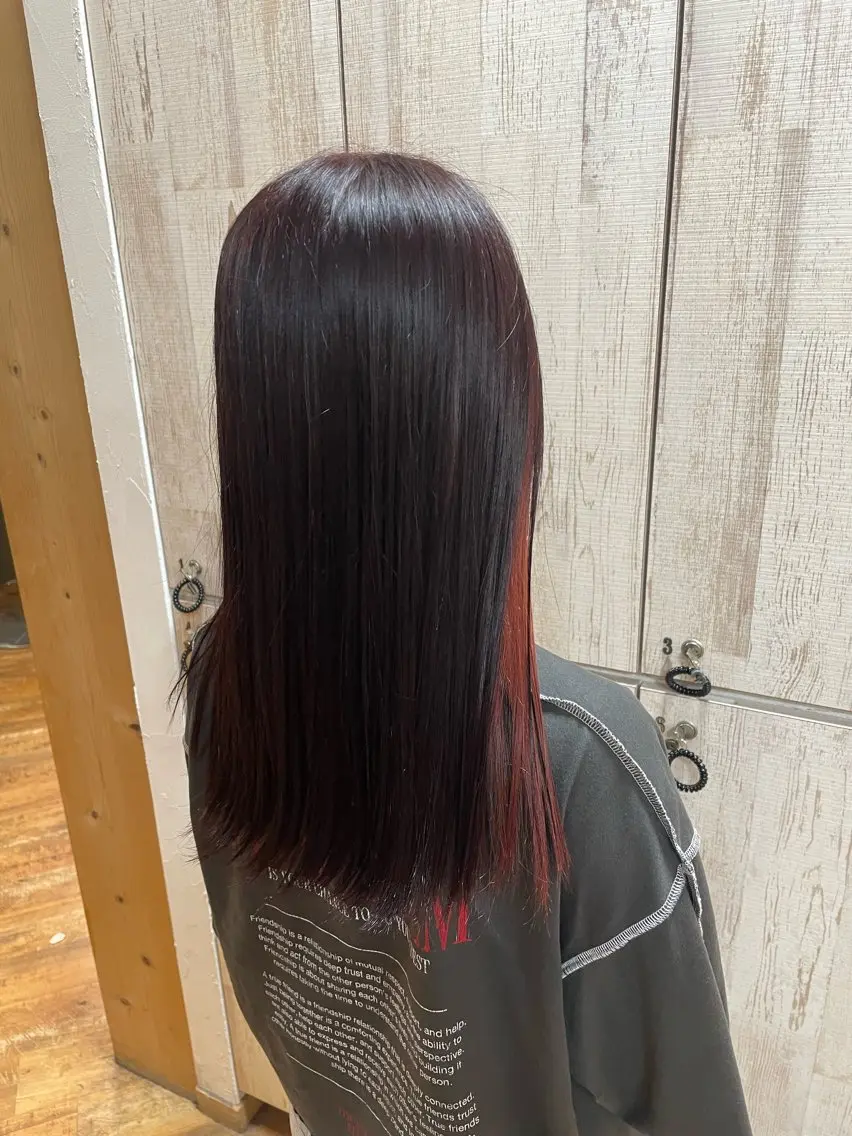 カラー レッドカラー LITTLE SORAのヘアスタイル