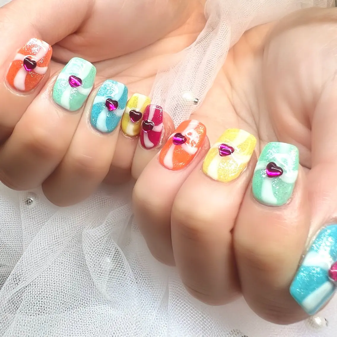 ネイル チークネイル 長さ出し ジェルネイル マグネットネイル 持ち込み ハンドネイル clover nailのネイルデザイン