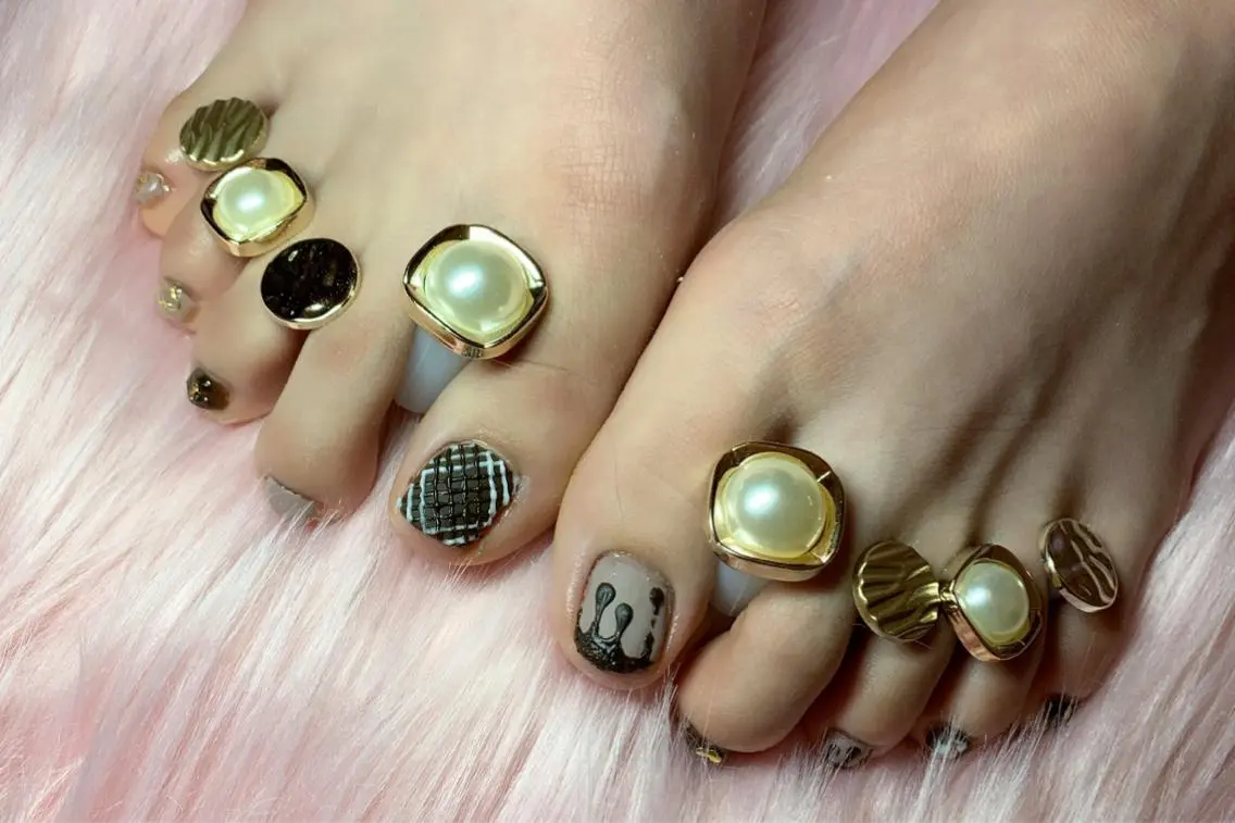 ネイル アニマル柄 アートネイル フットネイル ハート ニュアンスネイル x.1.0.nail ♡Cのネイルデザイン
