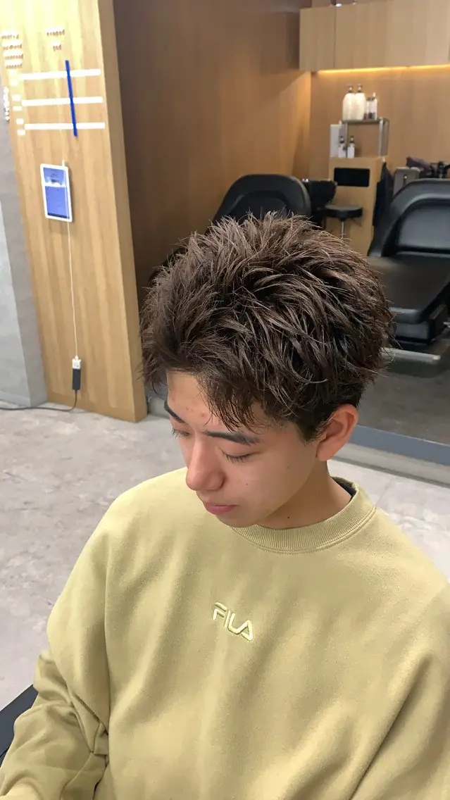 ショート カラー メンズ メンズブリーチ フェザーパーマ メンズハイトーン メンズパーマ スペインカール ⚡️お値段以上⚡️ RYUKIのヘアスタイル