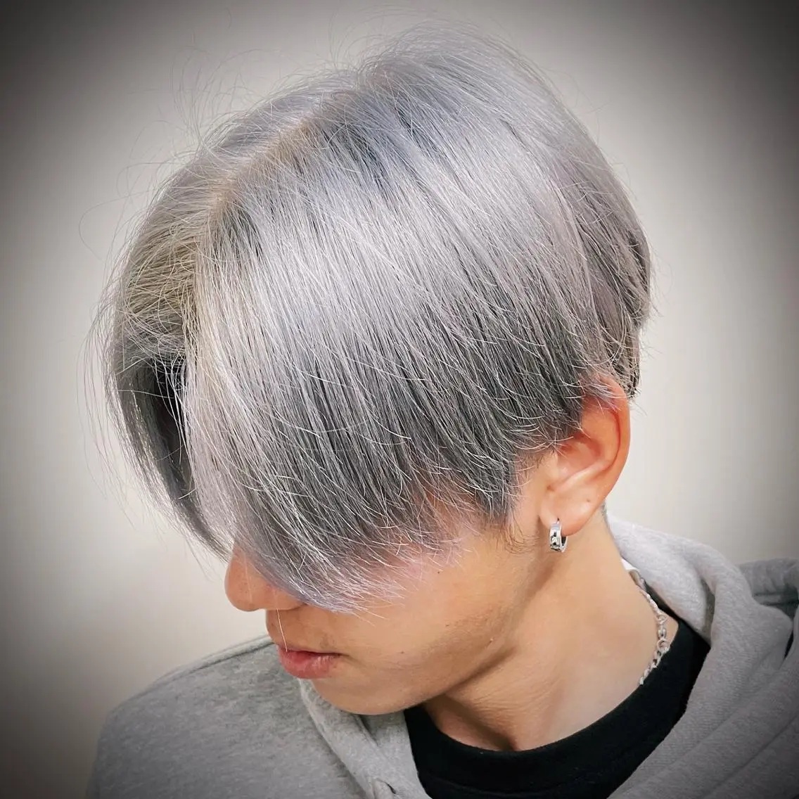 🟥新規限定🟥💿シルバーカラーコース💿【カット+ブリーチ+カラー】の写真