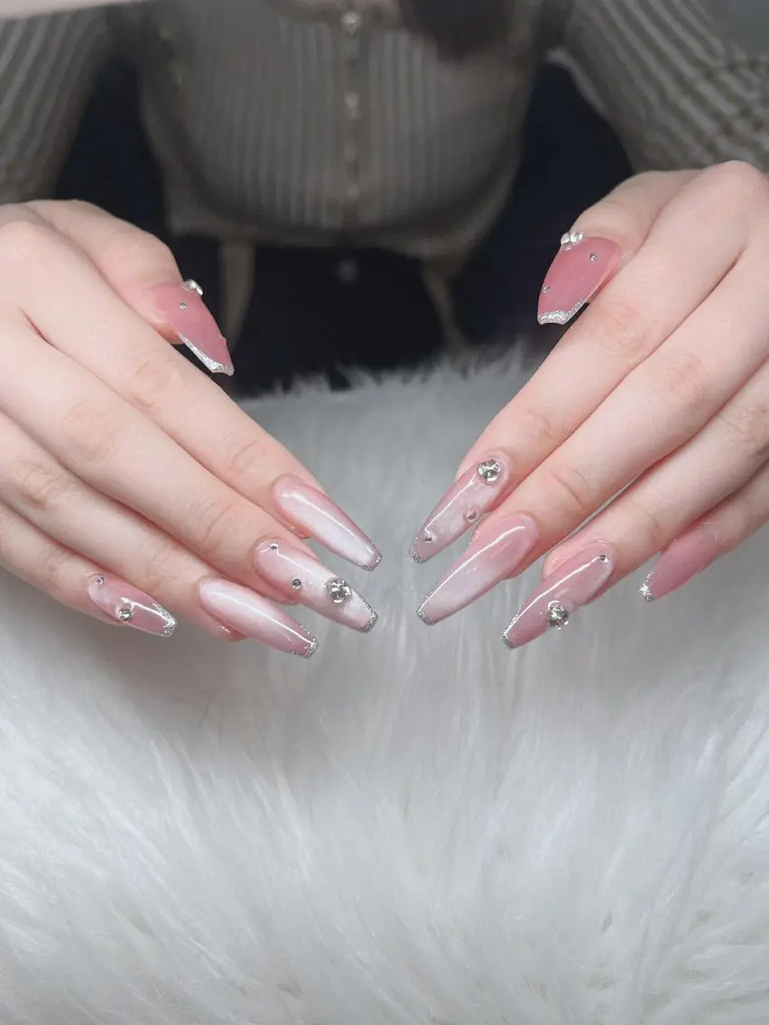 ネイル 長さ出し グラデーション 卒業式 キラキラネイル マグネットネイル ハンドネイル Lee Nailsのネイルデザイン