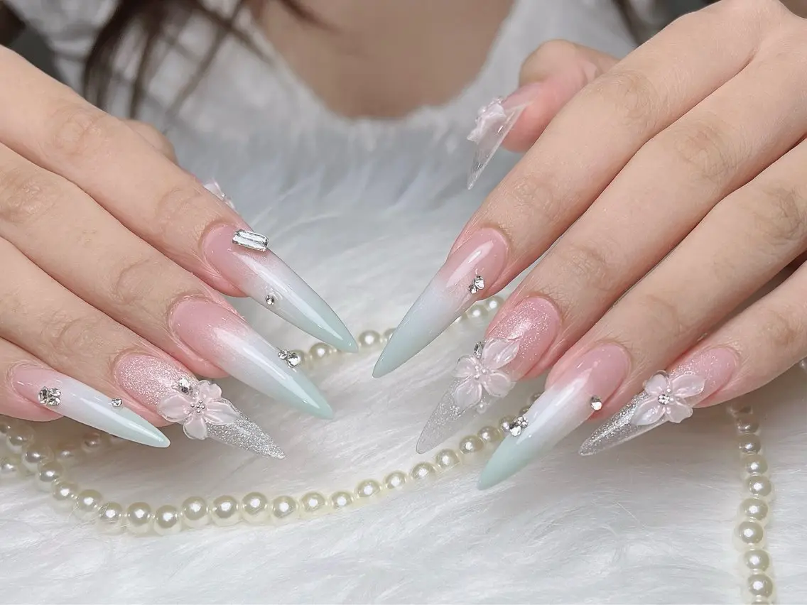 ネイル アートネイル オーロラネイル フレンチネイル ジェルネイル グラデーション ハンドネイル Sora nail 長さ出し専門店のネイルデザイン