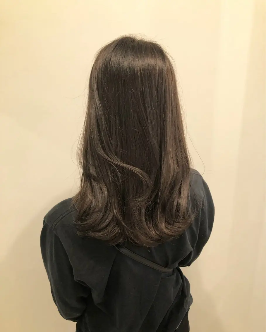 ミディアム カラー グレージュ ニュアンスカラー🫧 加納のヘアスタイル