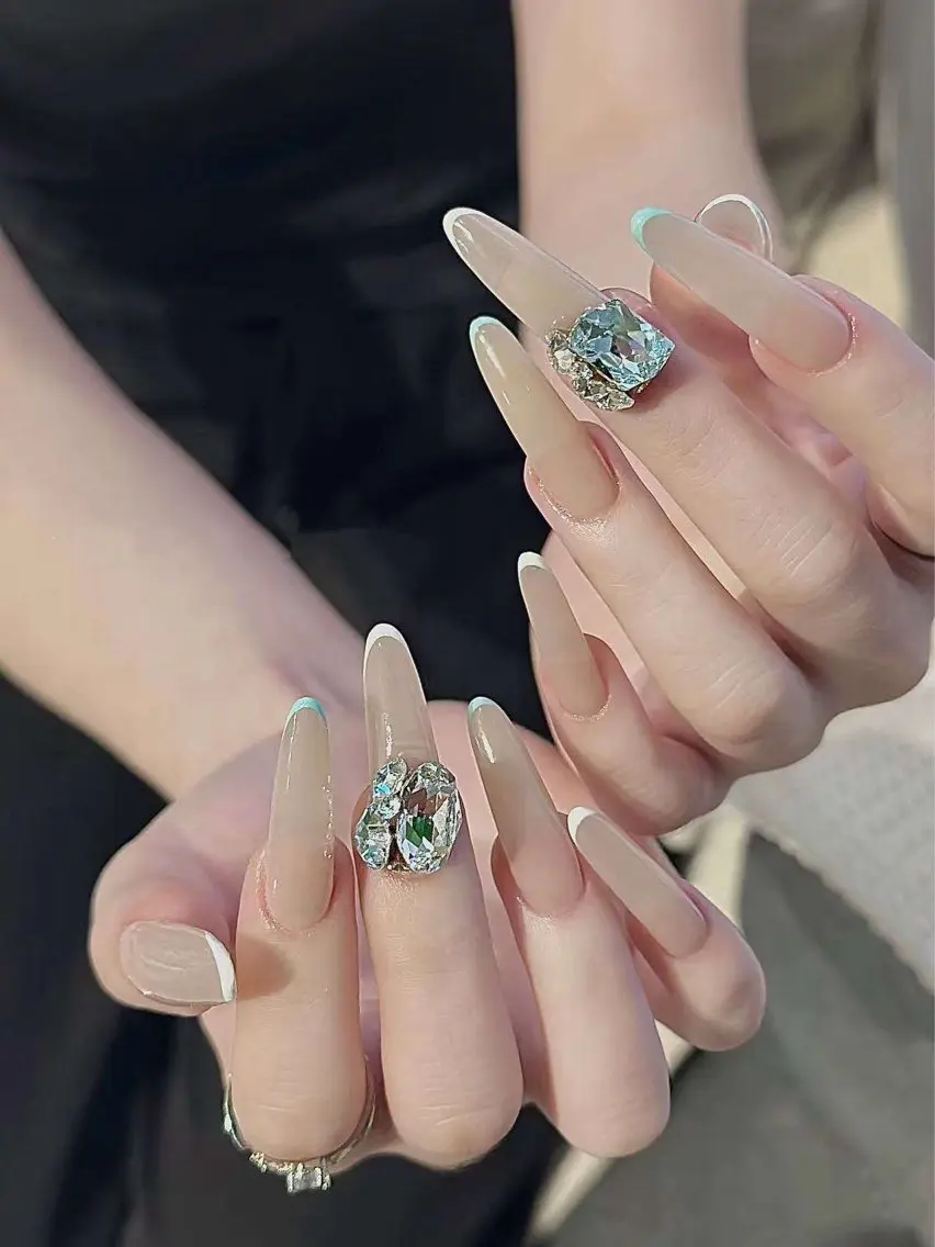 ネイル フラワーネイル フレンチネイル ジェルネイル ガラスフレンチ ハート ハンドネイル BabyYouMi nailのネイルデザイン